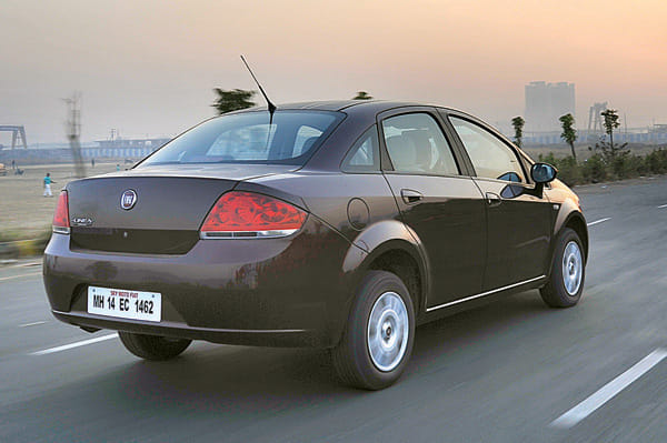 Diesel Sedans: Linea Classic vs Chevrolet Sail vs Maruti Dzire vs Honda Amaze